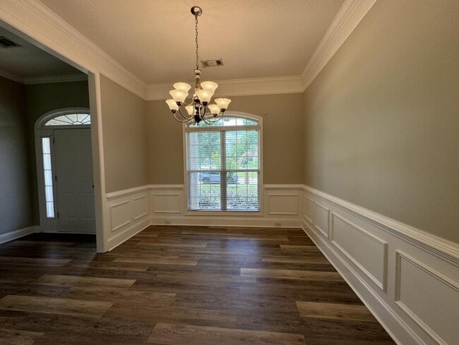 Photo - 204 Mahan Dr