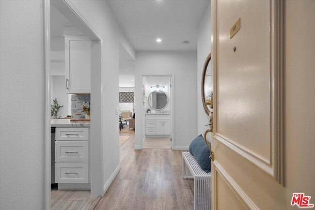 Photo - 1650 Veteran Ave Unit 107