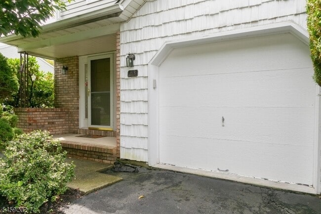 63 Averell Dr