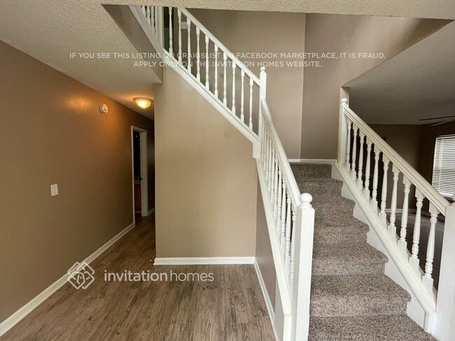 Photo - 3785 Tor Way