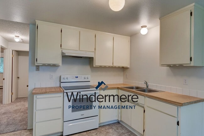 Building Photo - 4146 Kimberly Way Unit #B