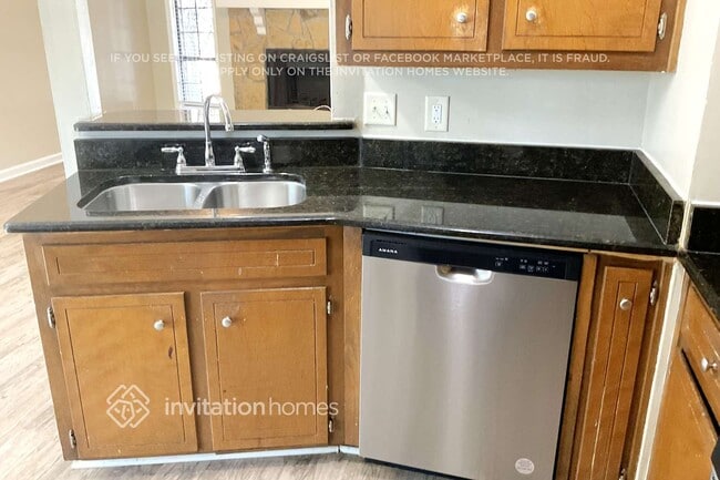 Photo - 2559 Porter Dr