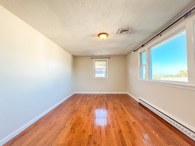 Photo - 74 Dunboy St Unit 2