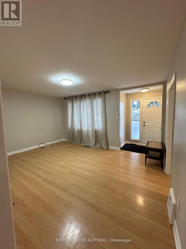 Photo - 123 Barker St