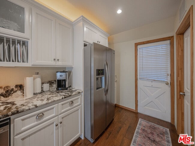 233 Corona Cir