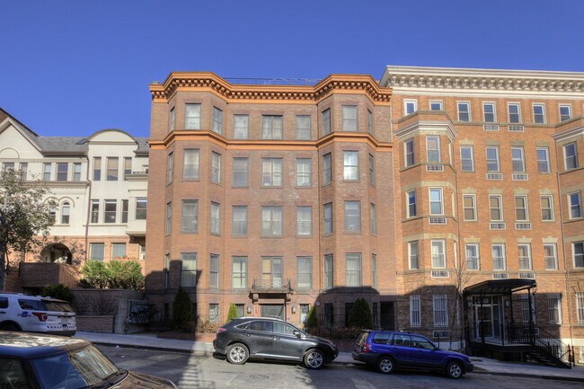 Photo - 1417 Chapin St NW