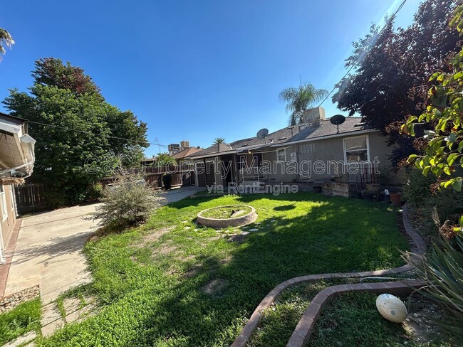 Photo - 1222 W Saginaw Way