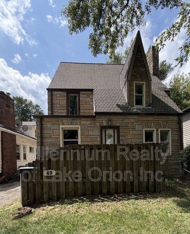 Building Photo - 49 Neome Dr