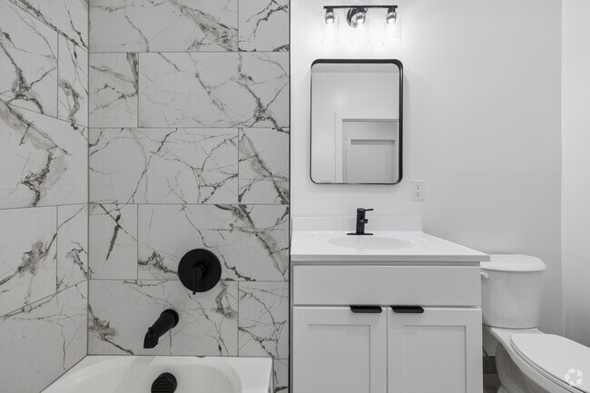 2BR, 1BA - 890SF - Bathroom