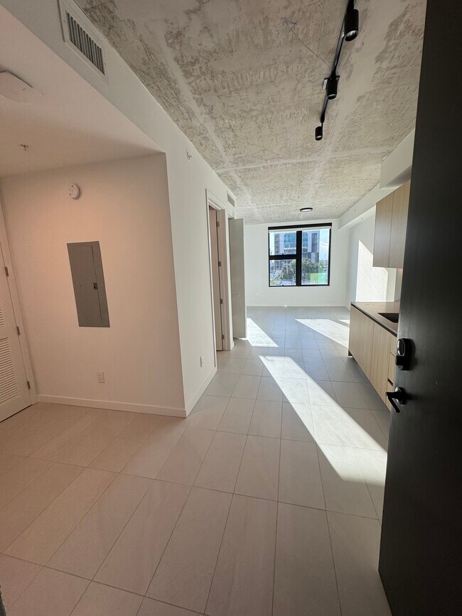 Photo - 264 NW 31st St Unit S