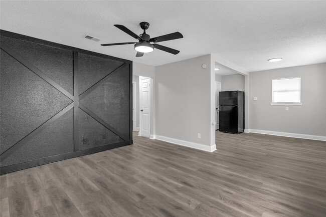 Building Photo - 3613 Crane St Unit 3