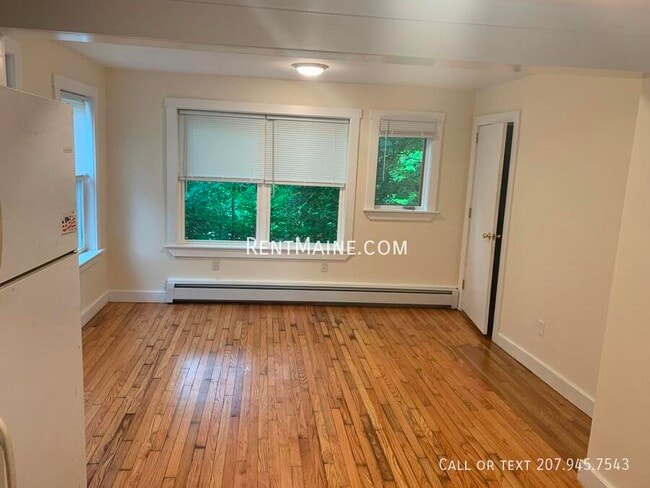 Photo - 558 S Main St