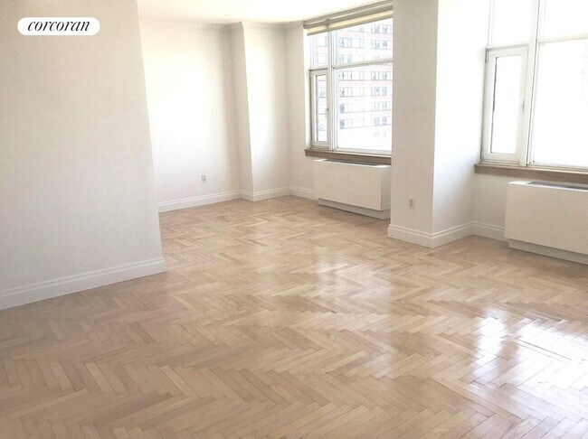 Building Photo - 404 E 76th St Rental
