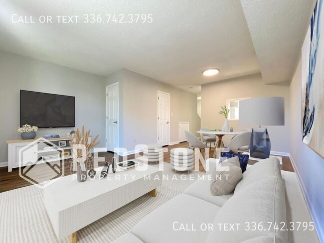 Bedroom, 1.5 Bath - Townhouse - Bedroom, 1.5 Bath - Townhouse Unidad C