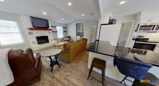 Photo - 323 Cardinal Dr