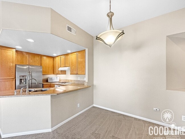 Building Photo - Great 2B/2BA Townhome in Scripps Ranch w/ New Carpets, A/C & Swimming Pool!