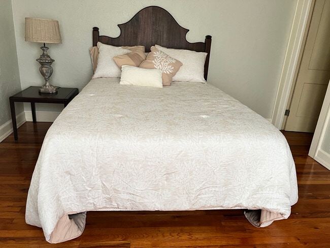 Photo - 114 NE 11th Ave