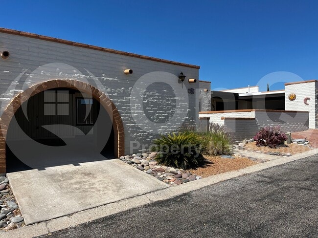Photo - 1419 Placita Apache House