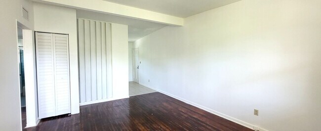 Photo - 2BR / 1 BA Riverside Upstairs Apartment w/...