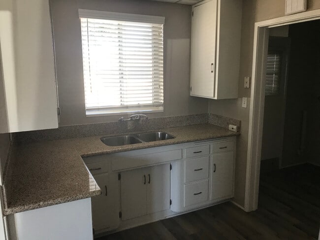 Photo - TWO BEDROOM HOUSE IN LAKEWOOD--GREAT LOCATION--CALL US TODAY!!