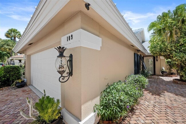 Photo - 109 Seashore Dr