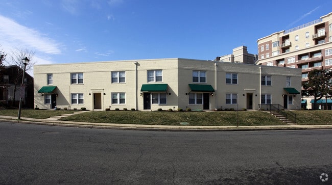 Photo - 730-736 N Oakland St