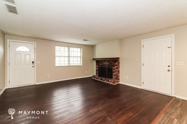 Photo - 3033 Millstone Ct SW