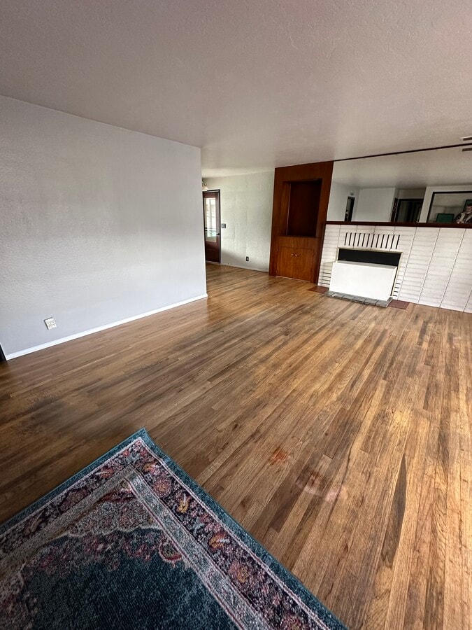 Photo - 1135 NE D St