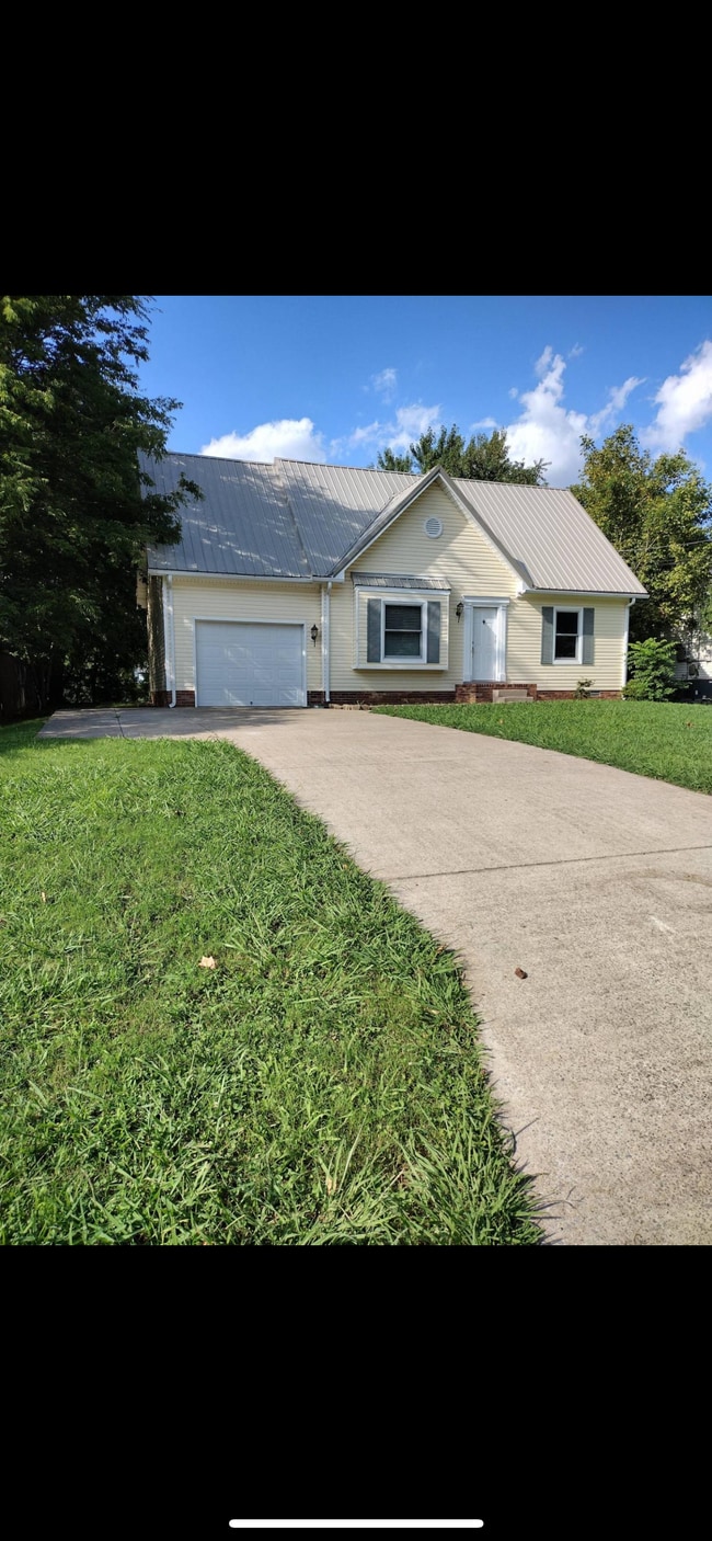 Building Photo - 219 Jim Thorpe Dr