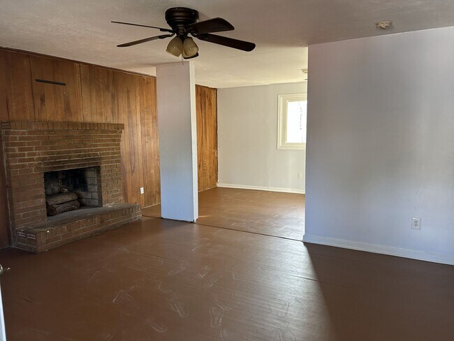 Photo - 3 Bed, 1 Bath Home