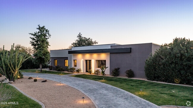 Building Photo - 7417 E Paradise Dr Rental
