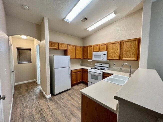 Photo - BEAUTIFUL 2BD/2BA SOUTHEAST