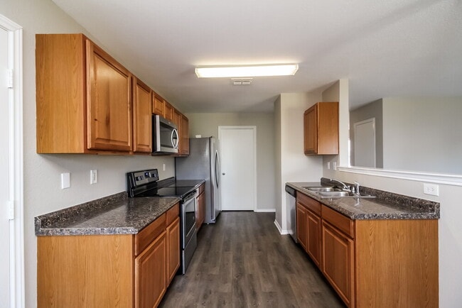 Photo - 717 Lovern St
