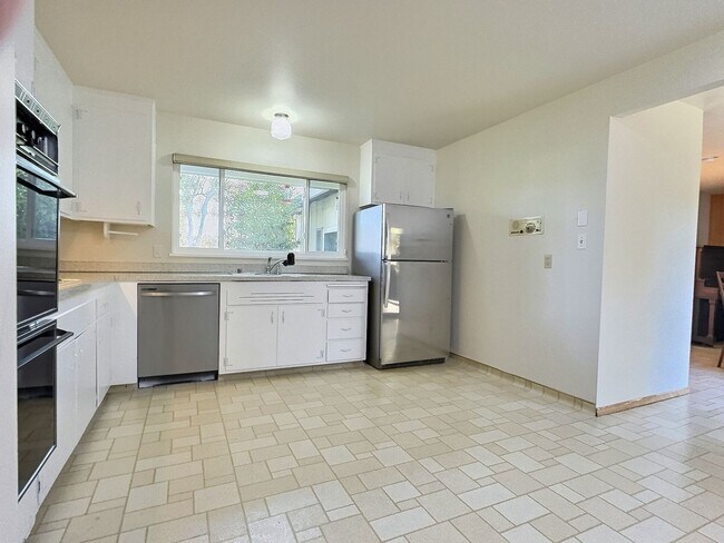 Photo - 6BD/3BA – Spacious West San Jose home near...