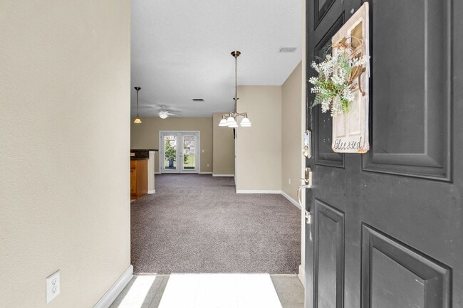 Photo - Charming 3-Bed Townhome in Prime Richmond Hill Location!