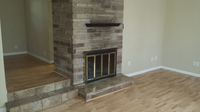 Photo - Large 2 Story Home 2540 SFT 3 Bed 2 Bath Home