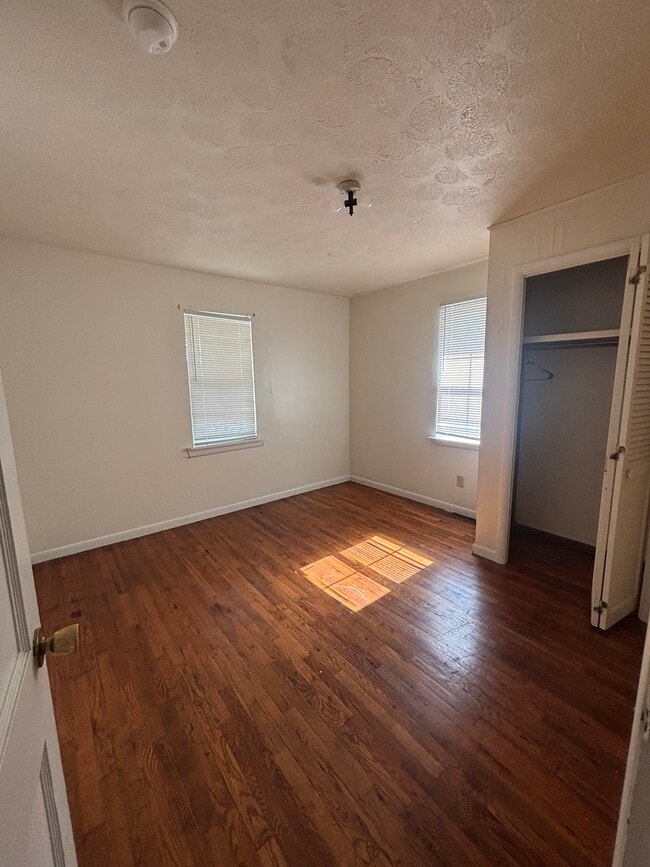 Photo - 2156 W High St