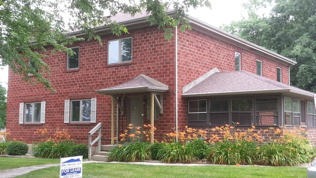 Building Photo - 1200 N Madison St Unit #1