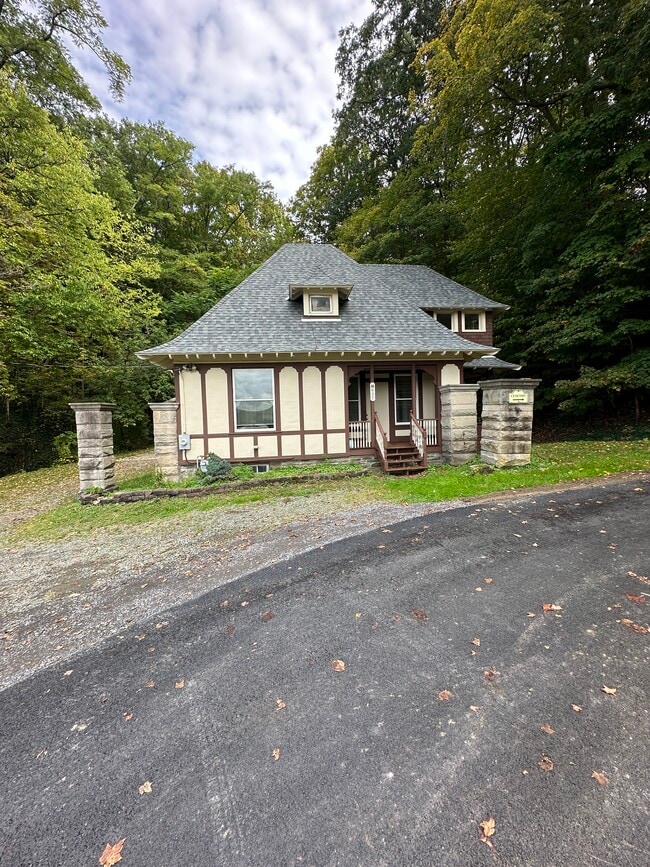 Photo - 605 E Shore Dr