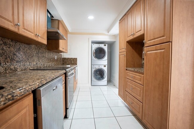14295 Kendale Lakes