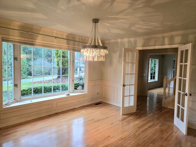 Photo - 5 Bedroom 4 Bathroom Home in Woodinville