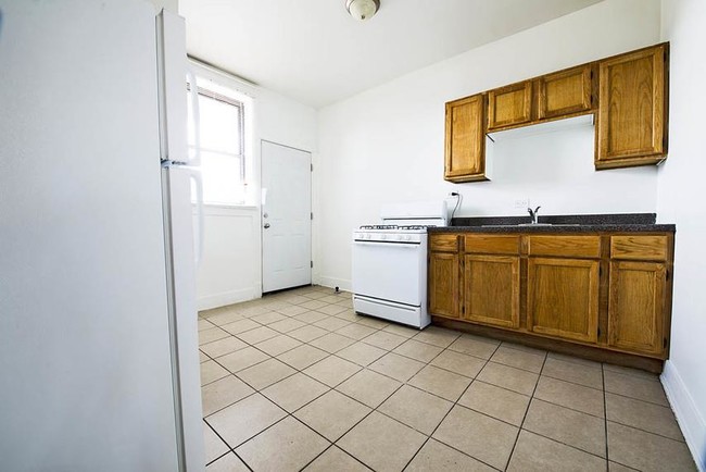 Photo - 7400 S Rhodes Ave