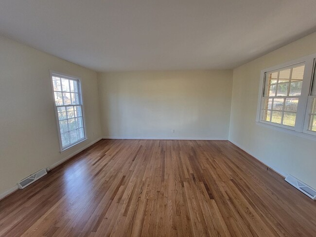 Photo - 3 Bedroom 1.5 Bathroom House