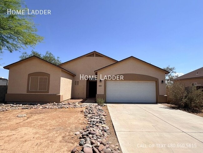 Building Photo - 651 W Fairway Cove Dr