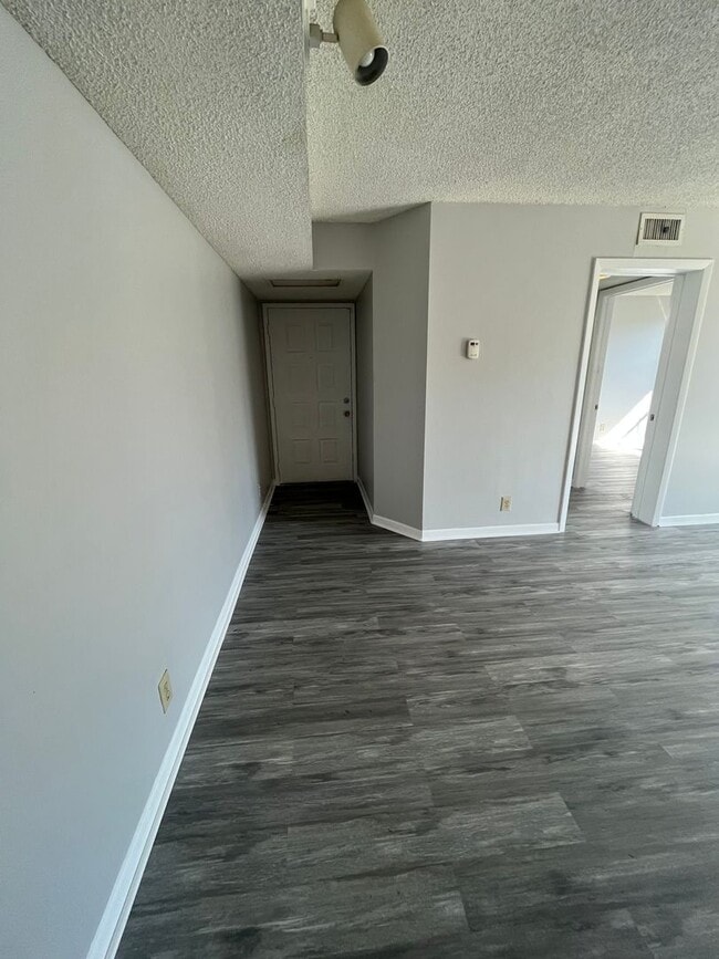 Photo - TWO BEDROOM TWO BATHROOM !! WATERFRONT COMMUNITY Unit 34