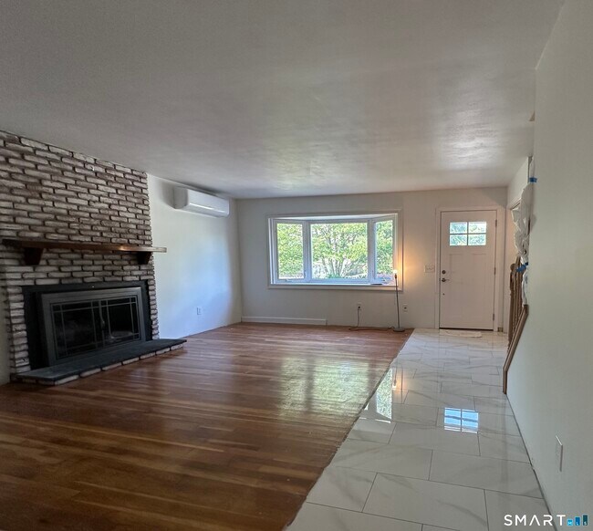 124 Harbor Dr