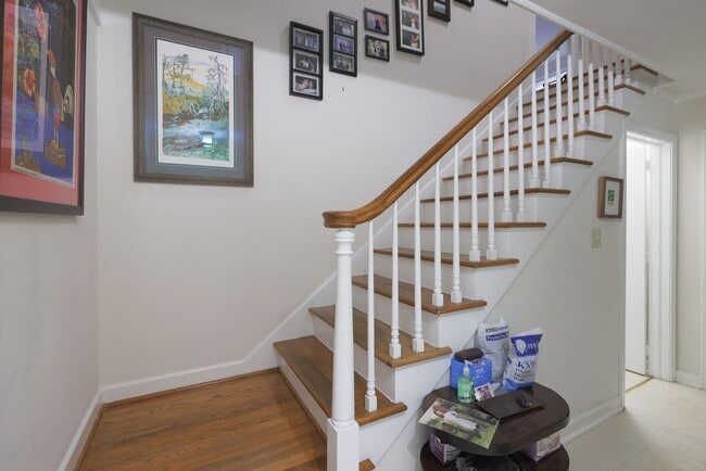 1115 Woodburn Rd