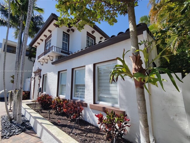 Photo - 1823 S Bayshore Ln