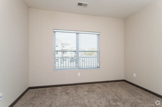 1BR, 1BA - 759 SF - The Cardinal