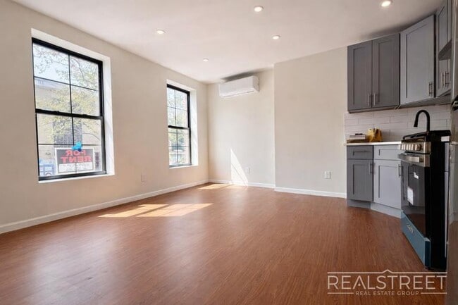 Photo - Sun-Filled 2 Bed / 2 Bath w/ King Primary, Walk-In Closet – Steps from Gates J Unit 2